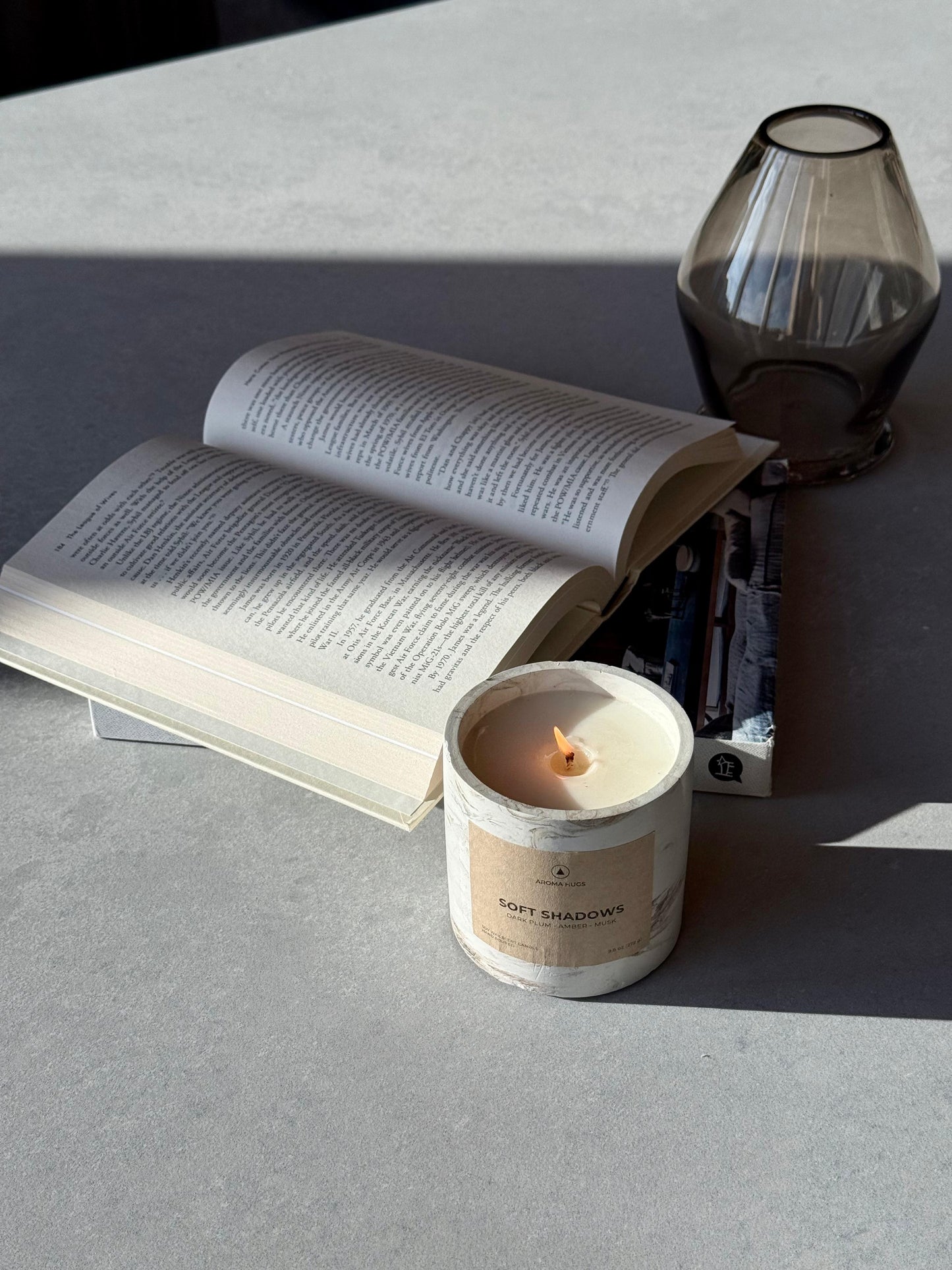 Soft shadows - Scented Candle with Plum, Vanilla & Cashmere